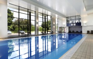 Indoor pool, sun loungers