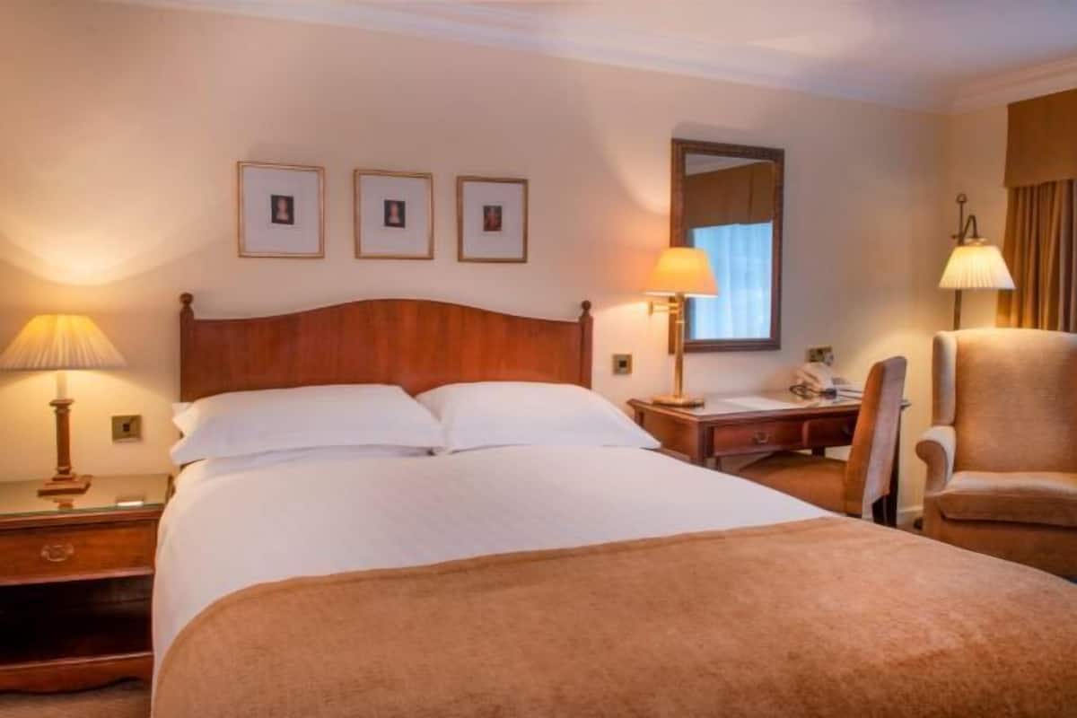 In-room safe, desk, laptop workspace, blackout curtains