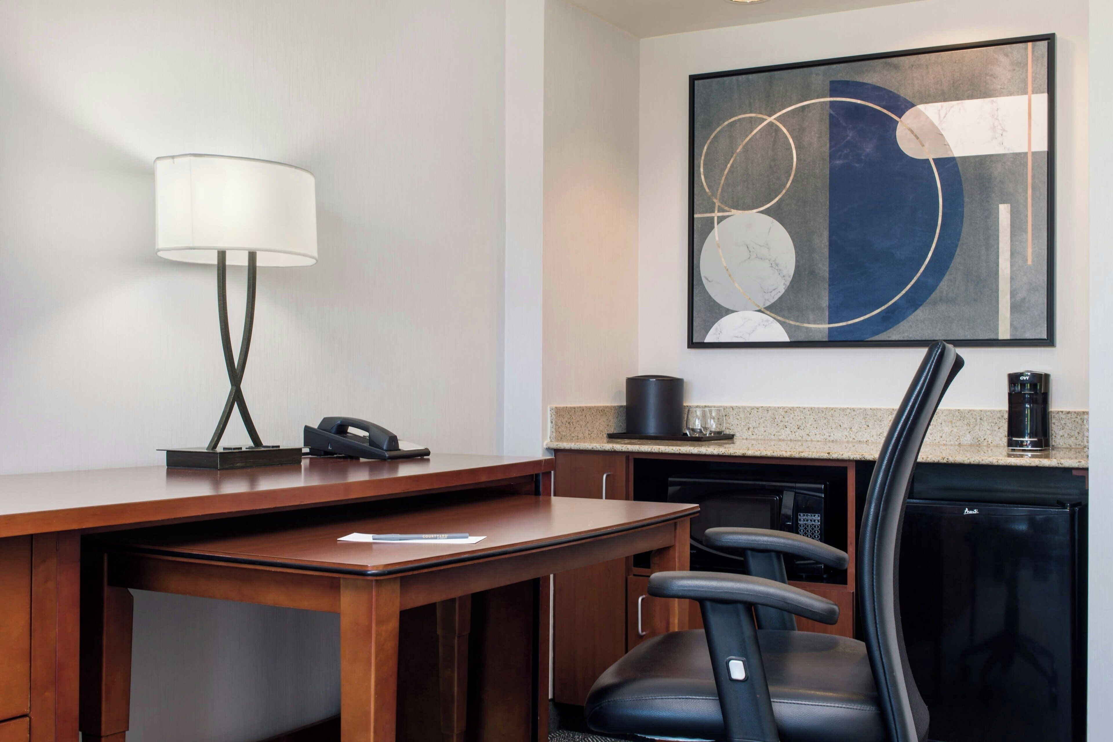 1 bedroom, premium bedding, desk, laptop workspace