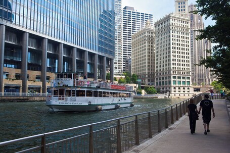 Renaissance Chicago Downtown Hotel - Image 65