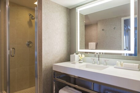 Renaissance Chicago Downtown Hotel - Image 39