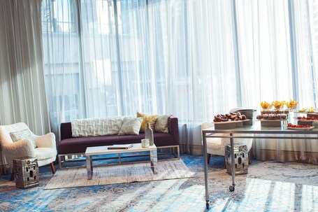 Renaissance Chicago Downtown Hotel - Image 107