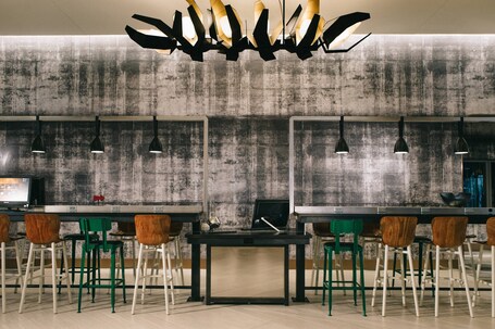 Renaissance Chicago Downtown Hotel - Image 9