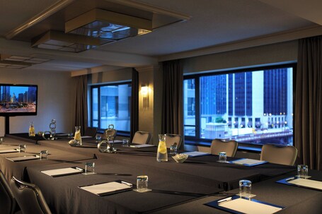 Renaissance Chicago Downtown Hotel - Image 47
