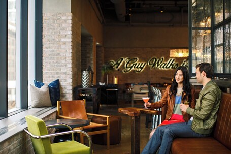 Renaissance Chicago Downtown Hotel - Image 25