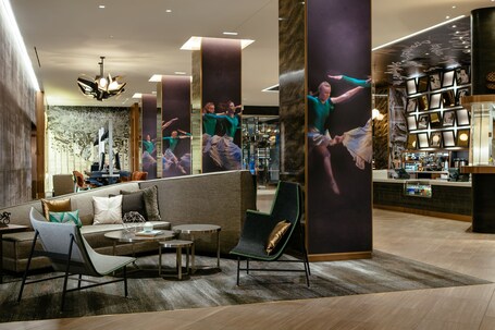 Renaissance Chicago Downtown Hotel - Image 72