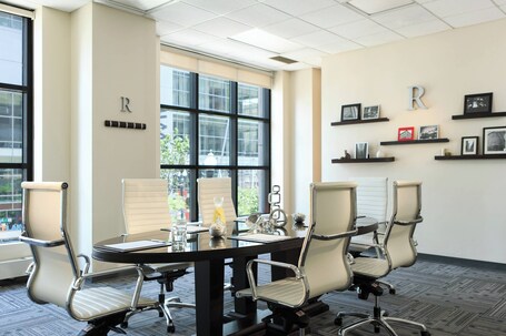 Renaissance Chicago Downtown Hotel - Image 48