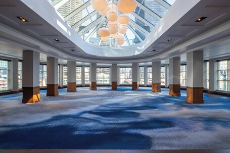 Renaissance Chicago Downtown Hotel - Image 10