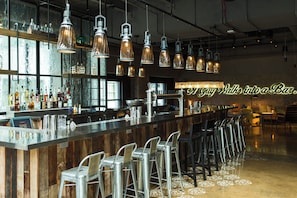 2 bars/lounges - Renaissance Chicago Downtown Hotel (Chicago)