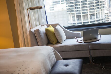 Renaissance Chicago Downtown Hotel - Image 30