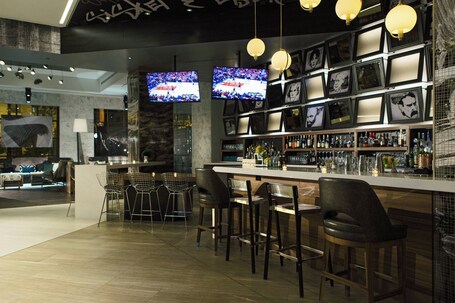 Renaissance Chicago Downtown Hotel - Image 45
