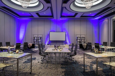 Renaissance Chicago Downtown Hotel - Image 70