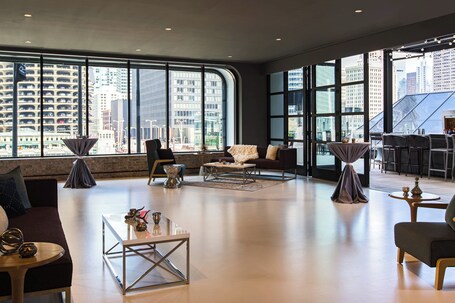 Renaissance Chicago Downtown Hotel - Image 58