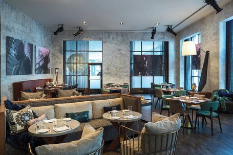 Renaissance Chicago Downtown Hotel - Image 91