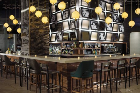 Renaissance Chicago Downtown Hotel - Image 23