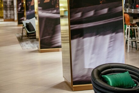 Renaissance Chicago Downtown Hotel - Image 119