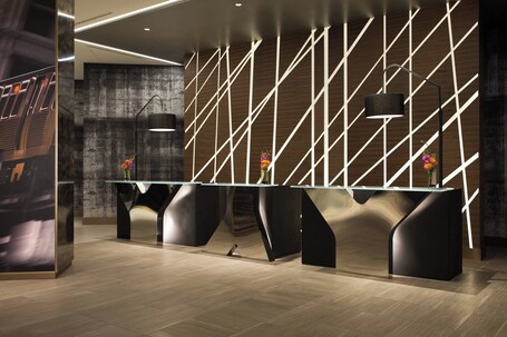 Renaissance Chicago Downtown Hotel - Image 18