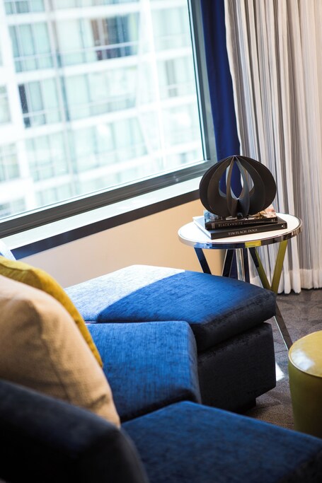 Renaissance Chicago Downtown Hotel - Image 53