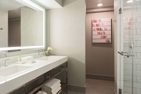 Renaissance Chicago Downtown Hotel - Image 121