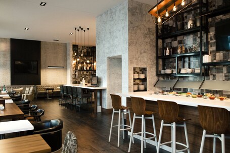 Renaissance Chicago Downtown Hotel - Image 46