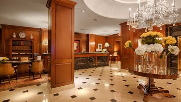 Check-in/check-out kiosk