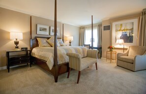 ملاءات من القطن المصري وأغطية فراش متميزة وألحفة محشوة بالريش