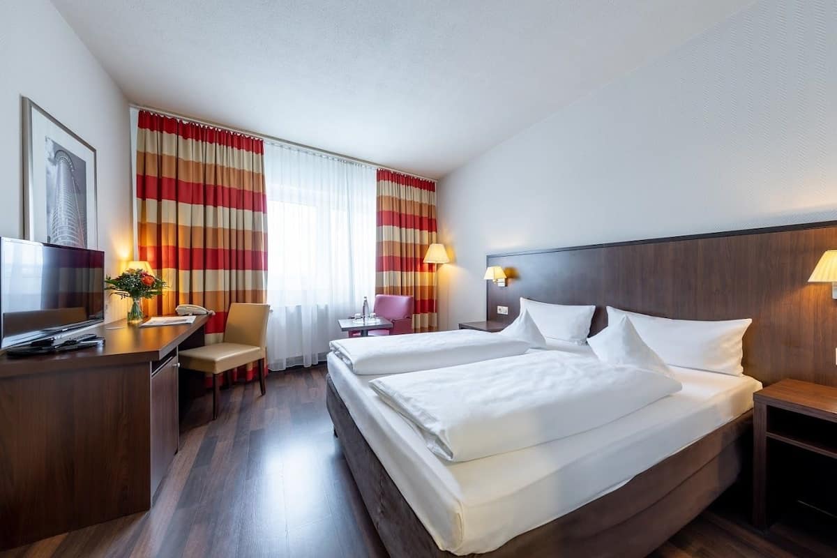 Chambre, 1 grand lit (Plus) | Coin séjour