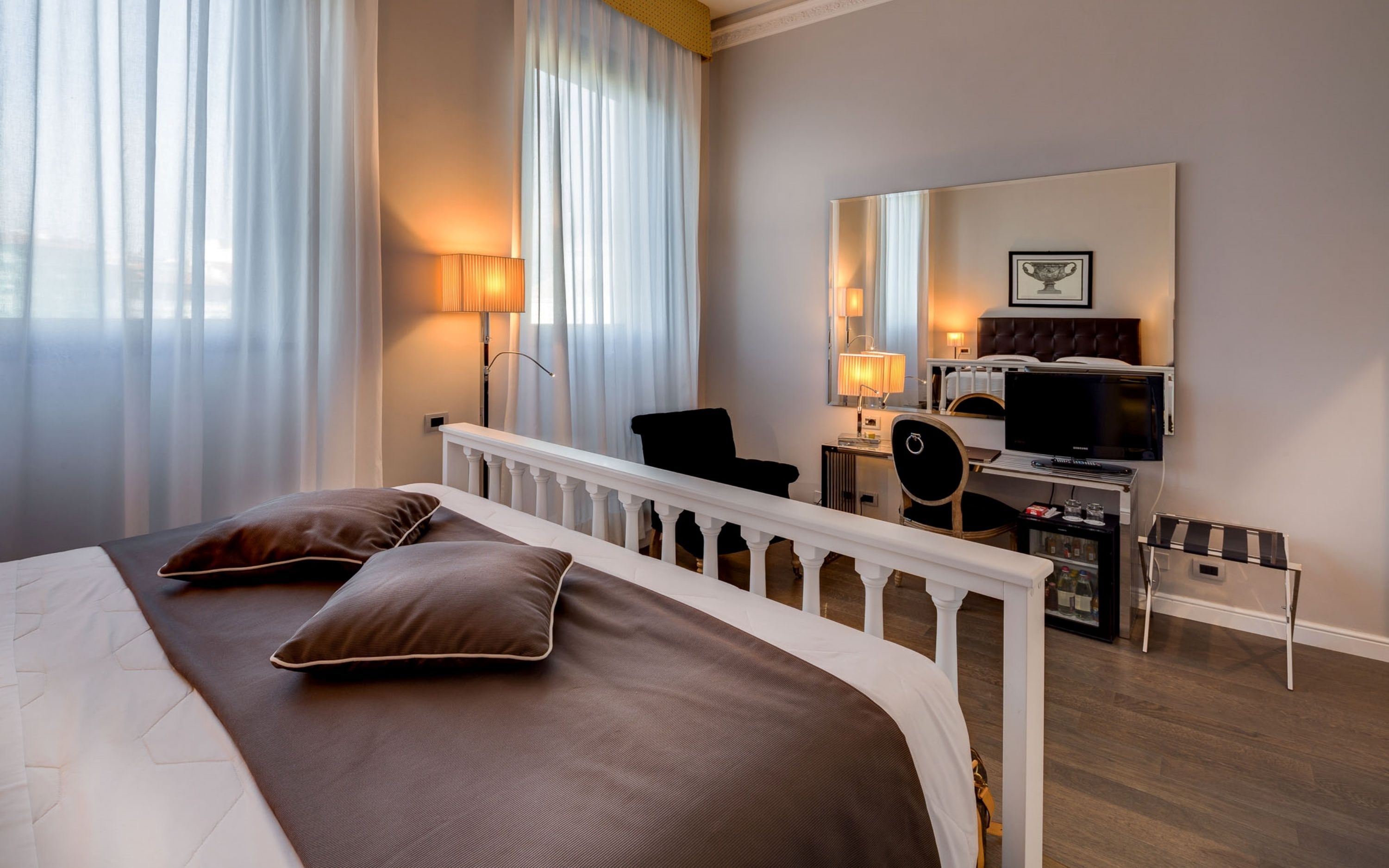 1 bedroom, hypo-allergenic bedding, down duvets, minibar