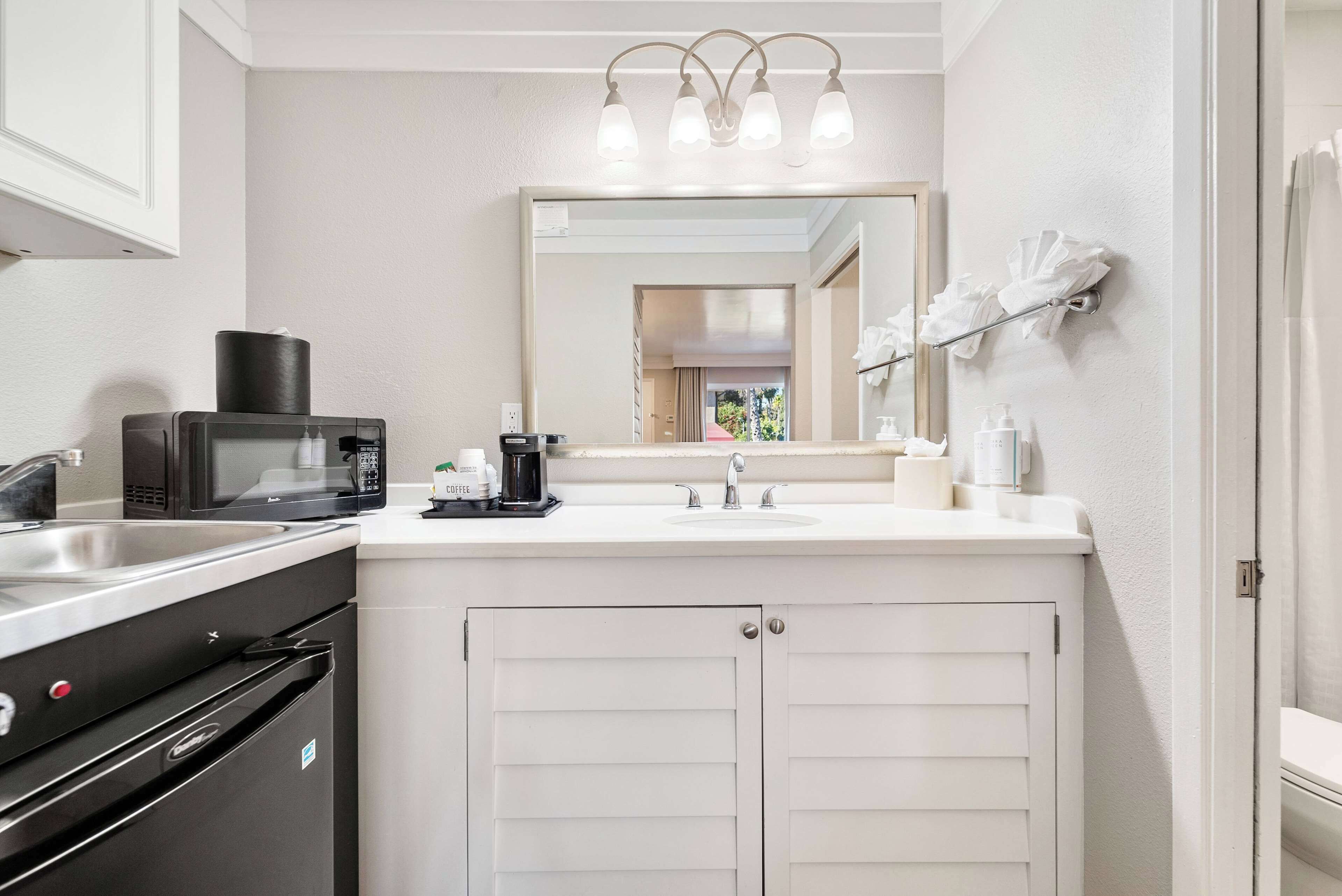 客房, 2 张大床, 无烟房, 简易厨房 | 防过敏的被褥、客房内保险箱、办公桌、熨斗/熨衣板