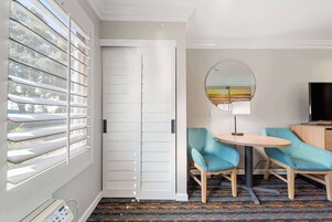 Premier Room, 1 King Bed, Non Smoking | Hypo-allergenic bedding, in-room safe, desk, iron/ironing board