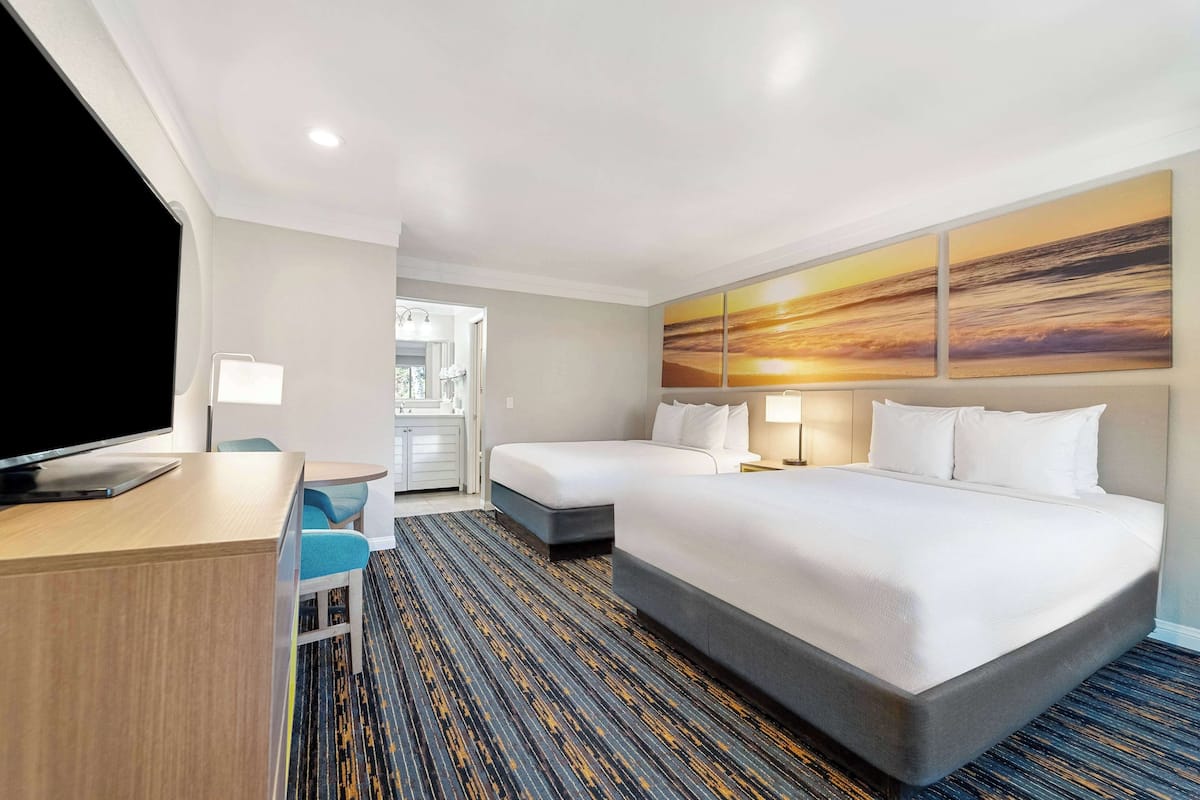 Room, 2 Queen Beds, Non Smoking, Kitchenette