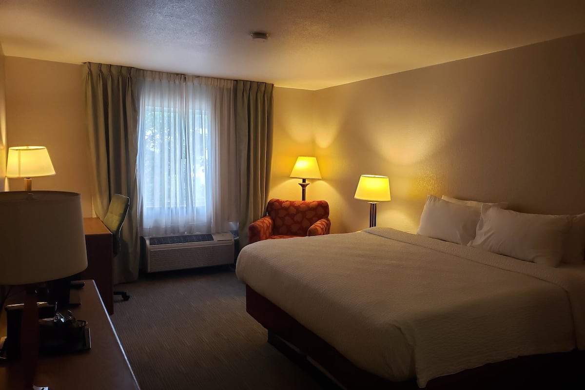 Individually decorated, individually furnished, desk, laptop workspace