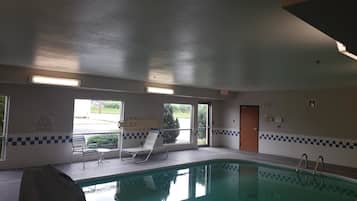 Indendørs pool