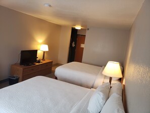 1 dormitorio, decoración individual, mobiliario individual y escritorio