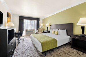 Standard Room, 1 King Bed, Accessible, Non Smoking | Iron/ironing board, bed sheets - Best Western Executive Inn (Los Banos)