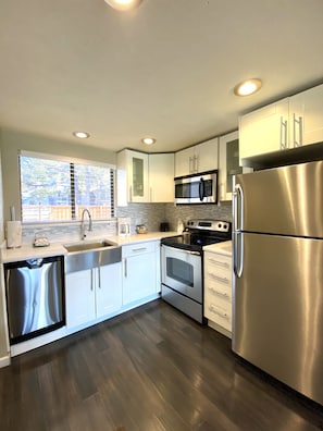 Appart'hôtel, 1 chambre, vue lac | Cuisine privée