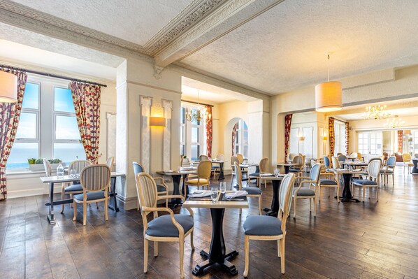 Daily full breakfast (GBP 12.50 per person)