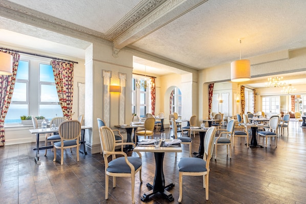 Daily full breakfast (GBP 12.50 per person)