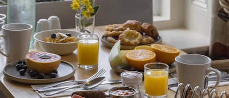 Alimentos y bebidas