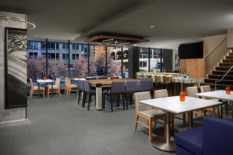 Hyatt Centric Arlington - Image 63