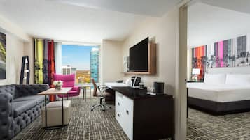 Premium bedding, in-room safe, desk, laptop workspace