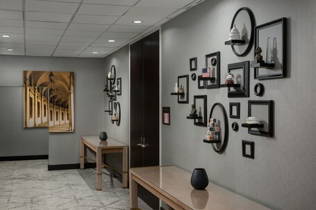 Hyatt Centric Arlington - Image 51