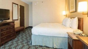 Select Comfort beds, desk, blackout drapes, iron/ironing board - Red Lion Hotel High Point (High Point)