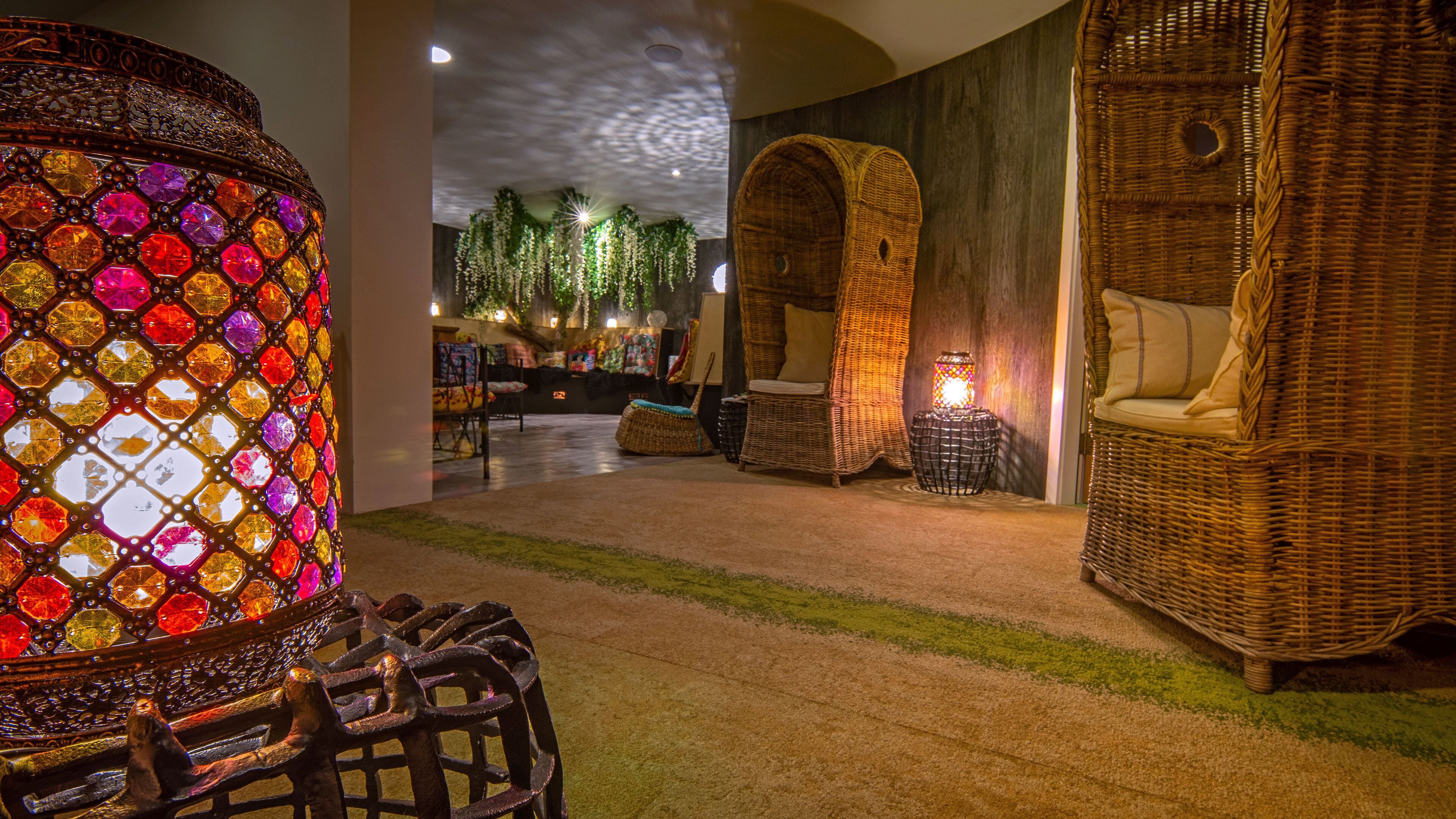 Sauna seca, banheira de hidromassagem, sauna a vapor