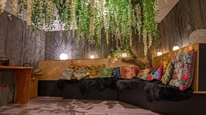 Sauna, poreallas, höyrysauna, vartalohoitoja, aromaterapiaa