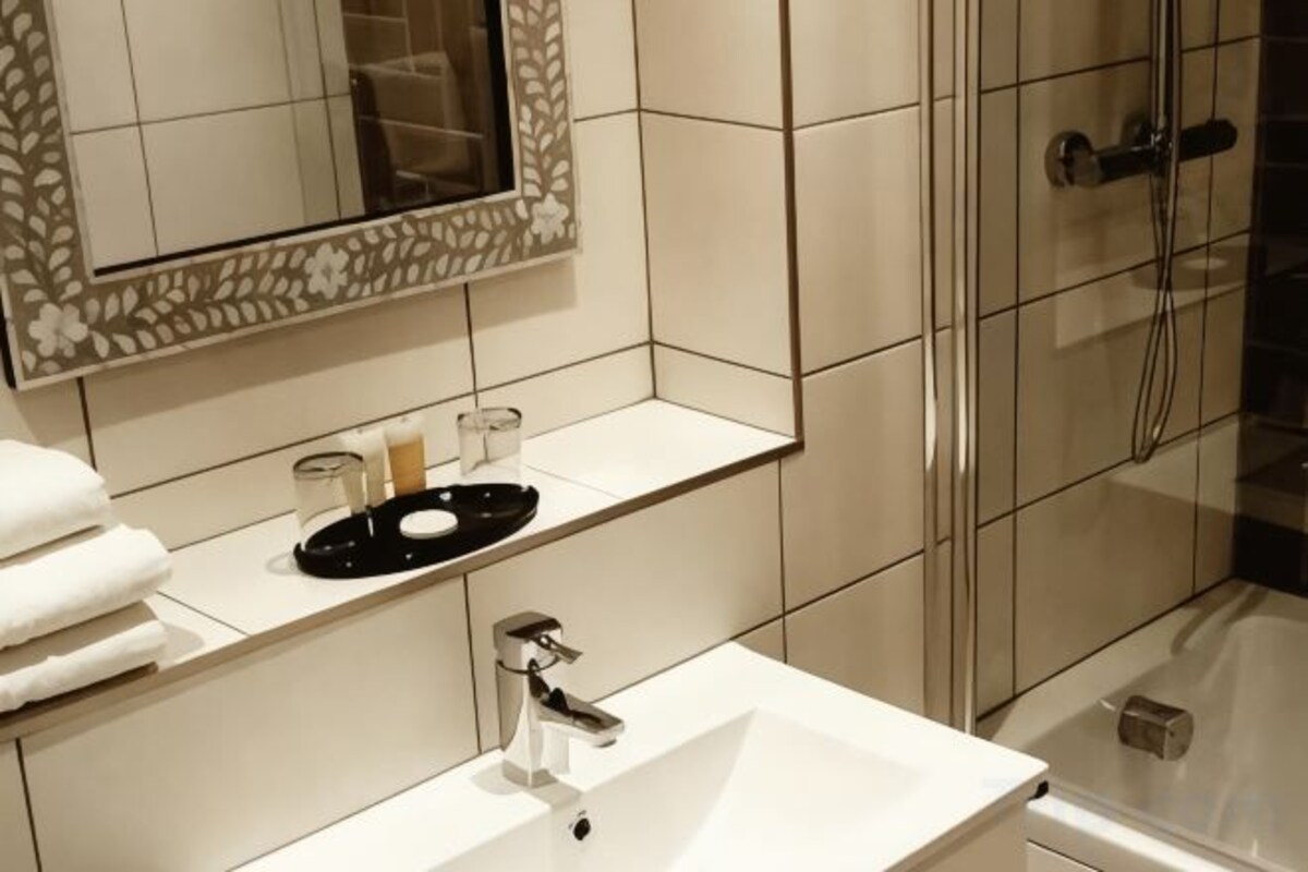 Free toiletries, hair dryer, towels