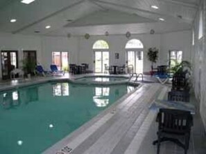 Indoor pool, sun loungers