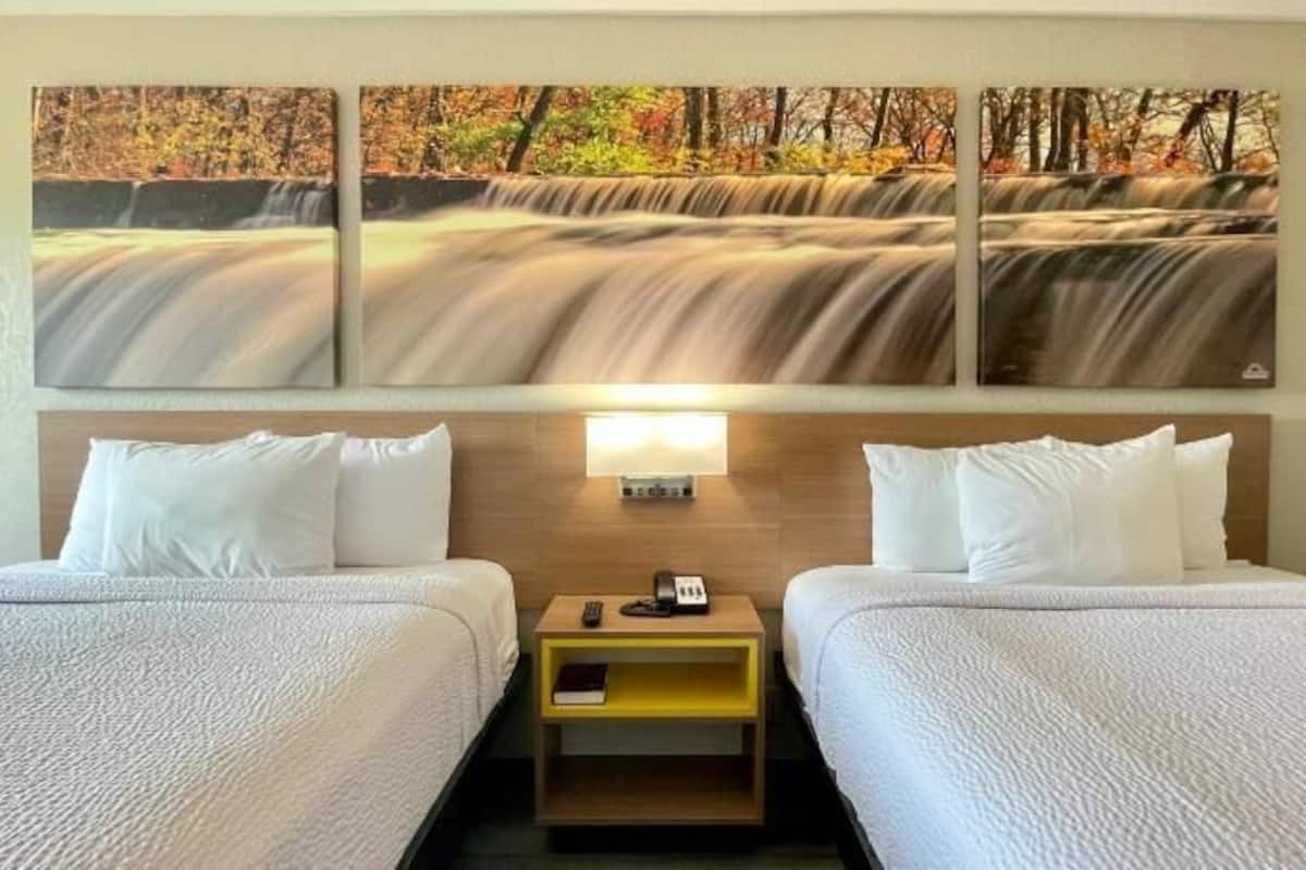 Desk, iron/ironing board, free WiFi, bed sheets