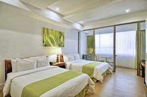 Deluxe Plus | In-room safe, desk, laptop workspace, soundproofing - Balmoral Hotel San José CR, Historic District (San José)