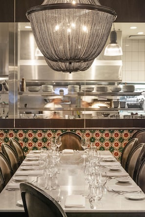 Breakfast, lunch, dinner served; Italian cuisine